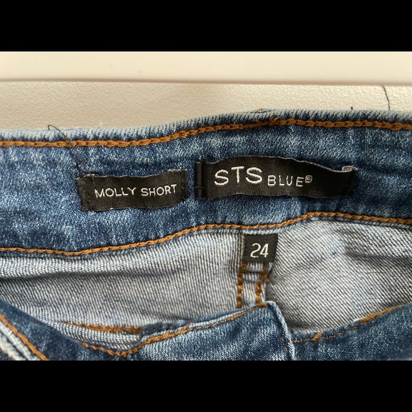 Shorts - Picture 4 of 4